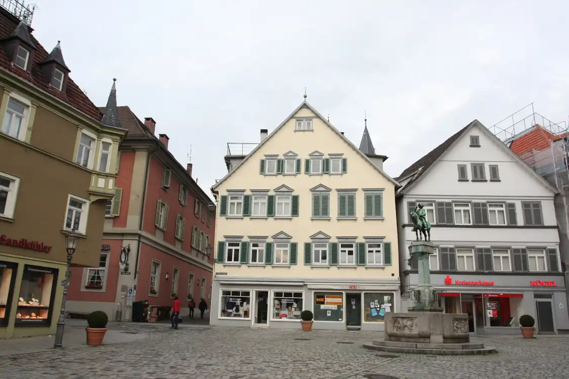 Hotels near Postmichelbrunnen