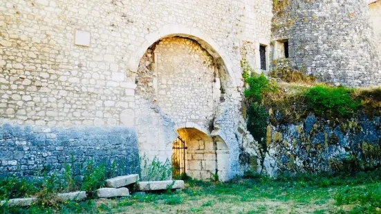 Castello dei Piccolomini di Ortucchio