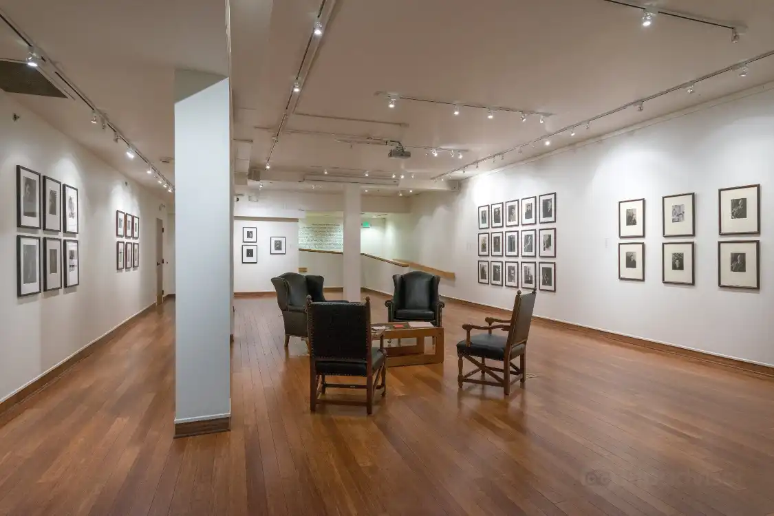 Hotel dekat Carl Van Vechten Art Gallery