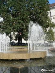 Fontana Propadliste casu (Fall of Time fountain)