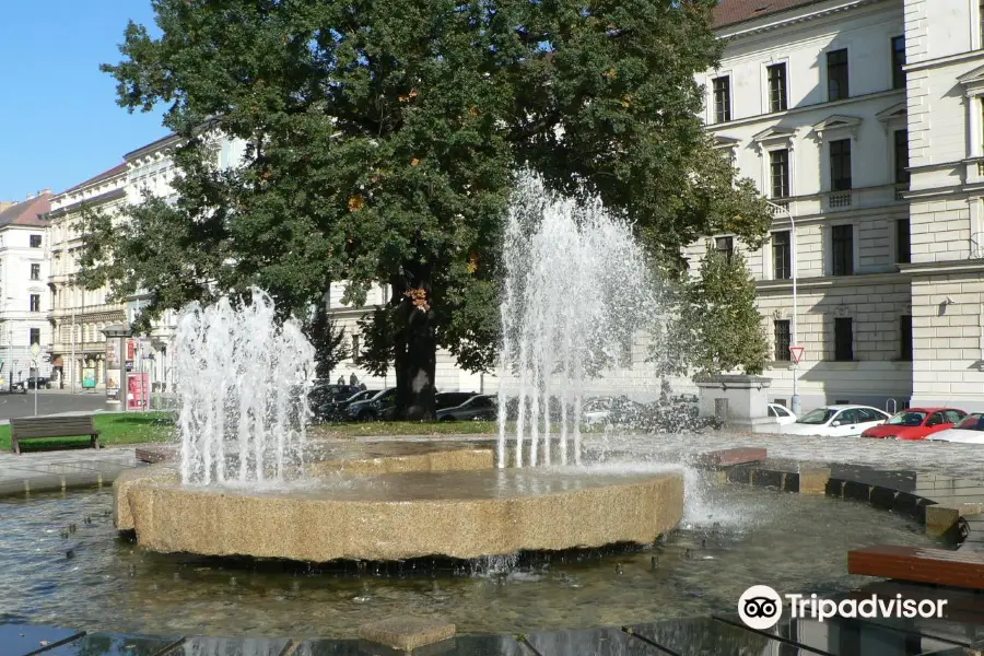 Fontana Propadliste casu (Fall of Time fountain)