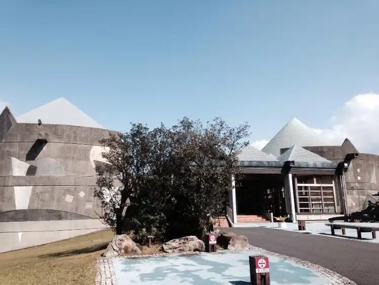 Hotels near Anbo