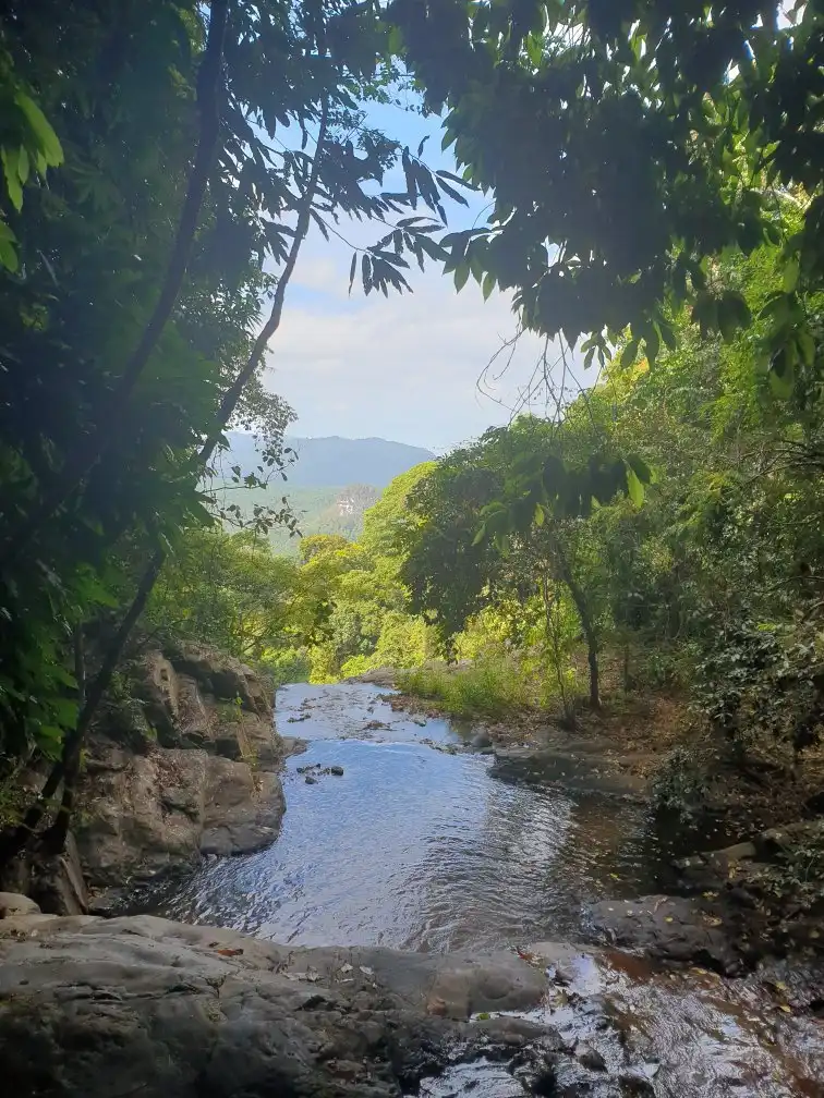 Отели рядом с достопримечательностью «Huai To Waterfall»