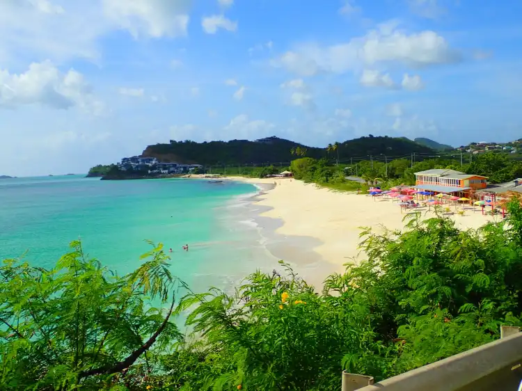 Hotels near Darkwood Beach