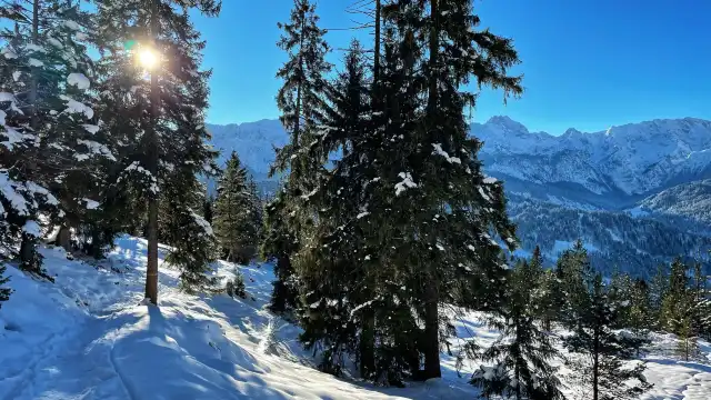 Hotels near Wank Mountain