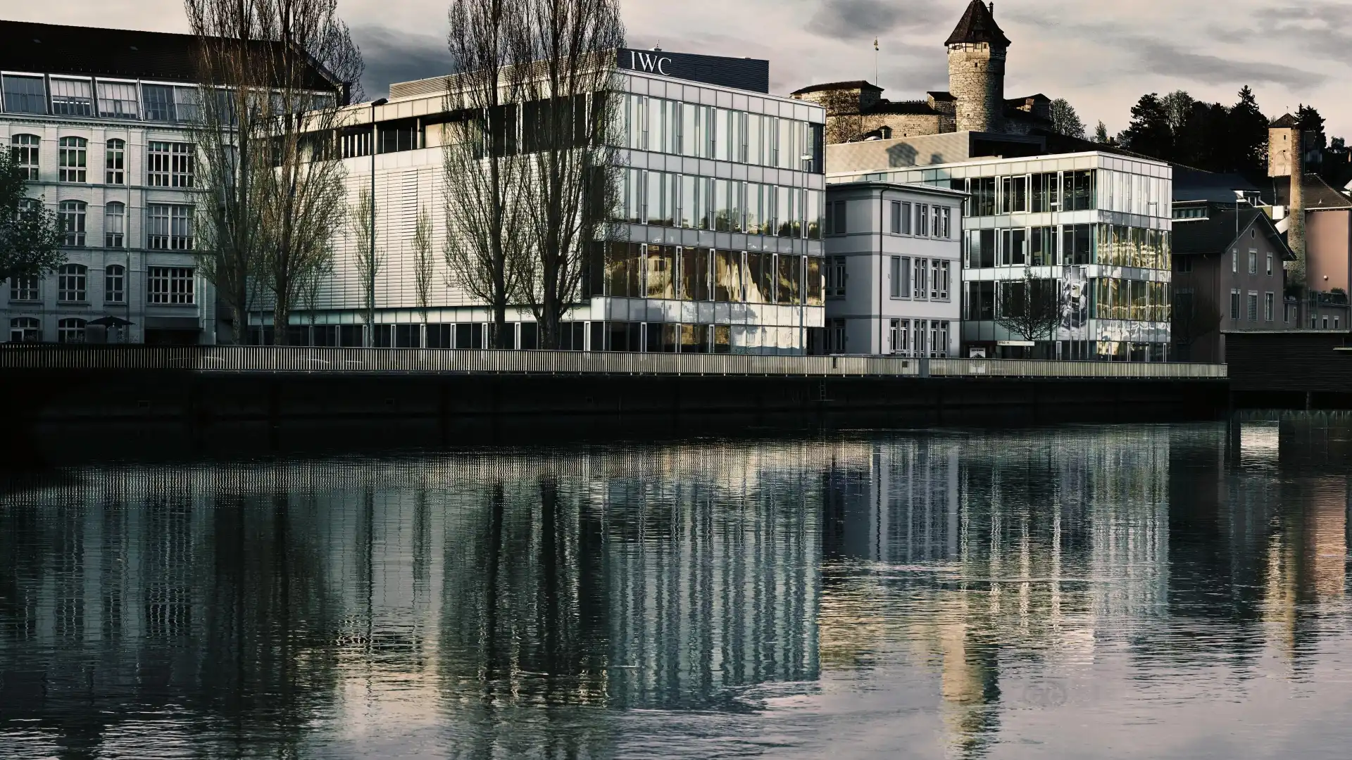 Hoteles cerca de International Watch Co. Museum