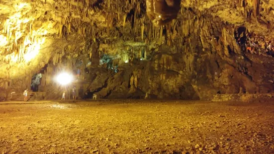 Drogarati Caves