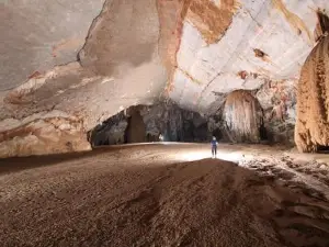 Động Thiên Đường Paradise Cave