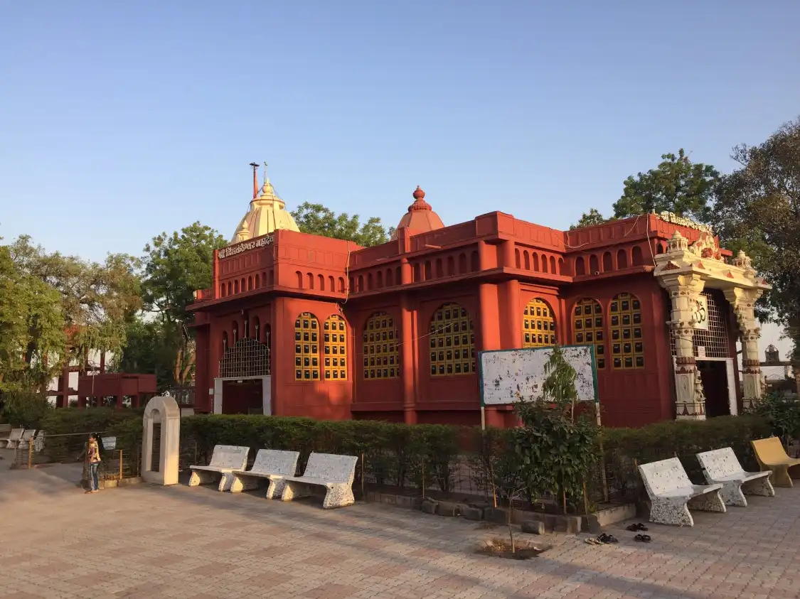 Hotels near Nilkantheshwar