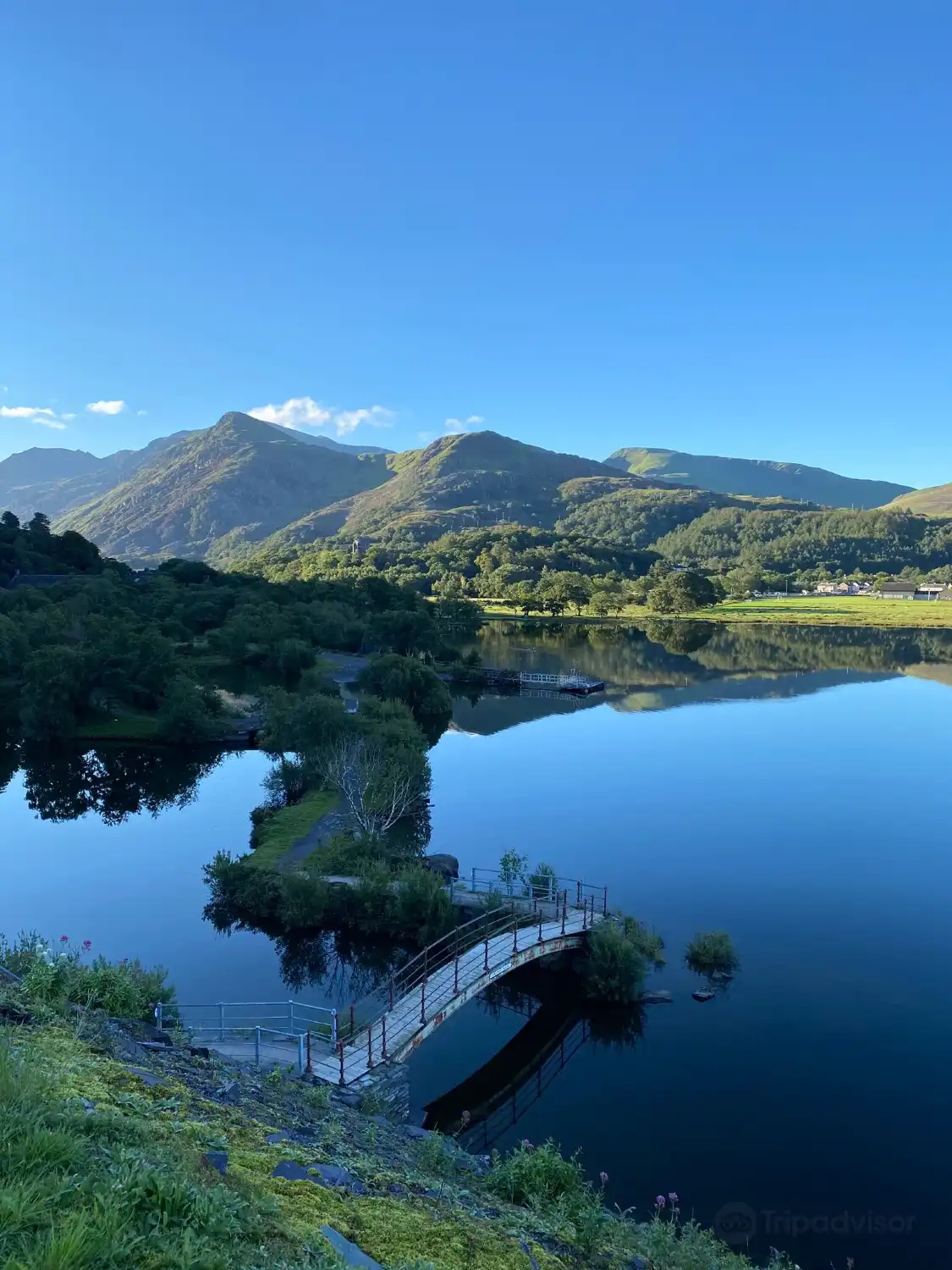 Hotels near Padarn Country Park