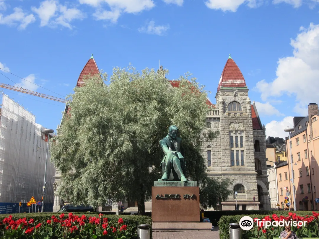 2_Aleksis Kivi Statue