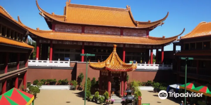 加拿大靈巖山寺