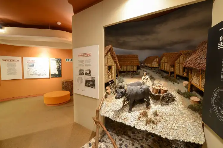 Hotel dekat The Museum of the Iron Age