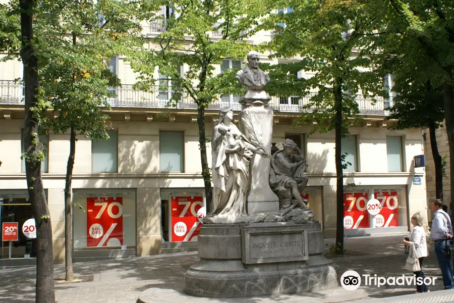 La Statue d'Auguste Comte