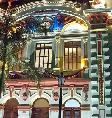 Các khách sạn gần Edificio Chataing