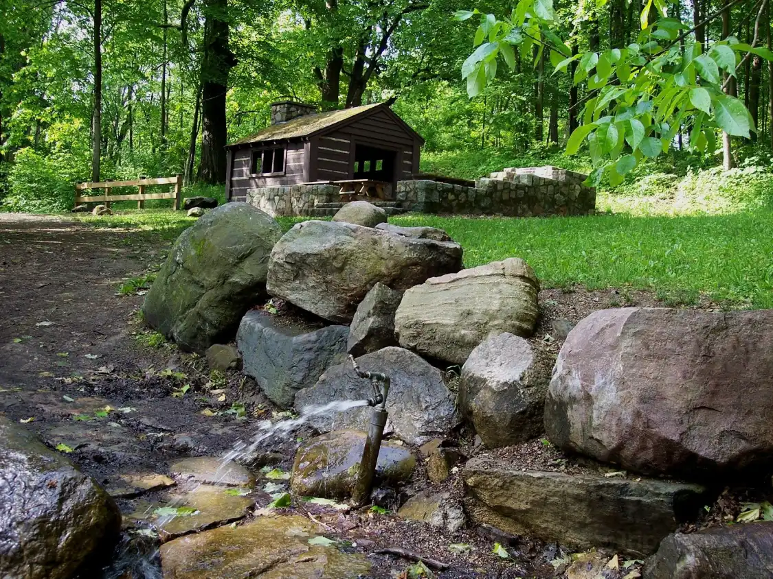 Hotel dekat Pokagon State Park