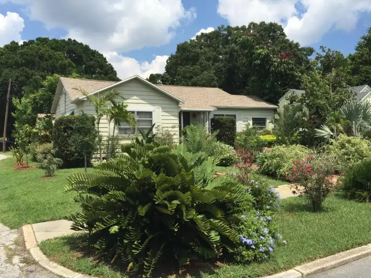 Hotels near Historic Kenwood