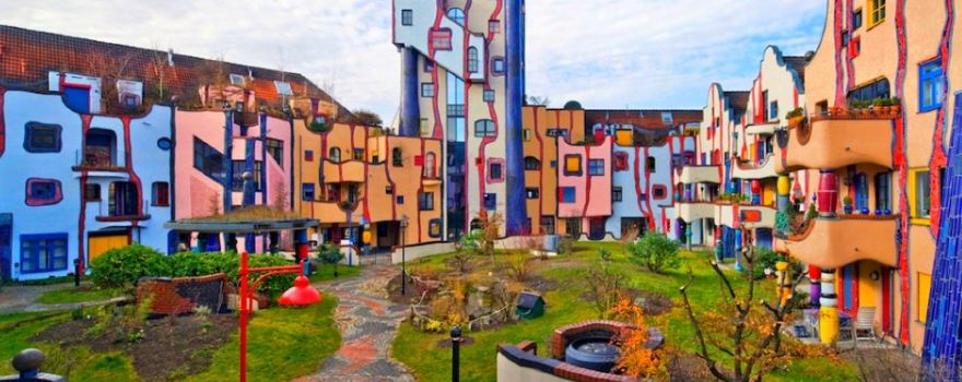Hundertwasser-Wohnhaus „Wohnen unterm Regenturm“