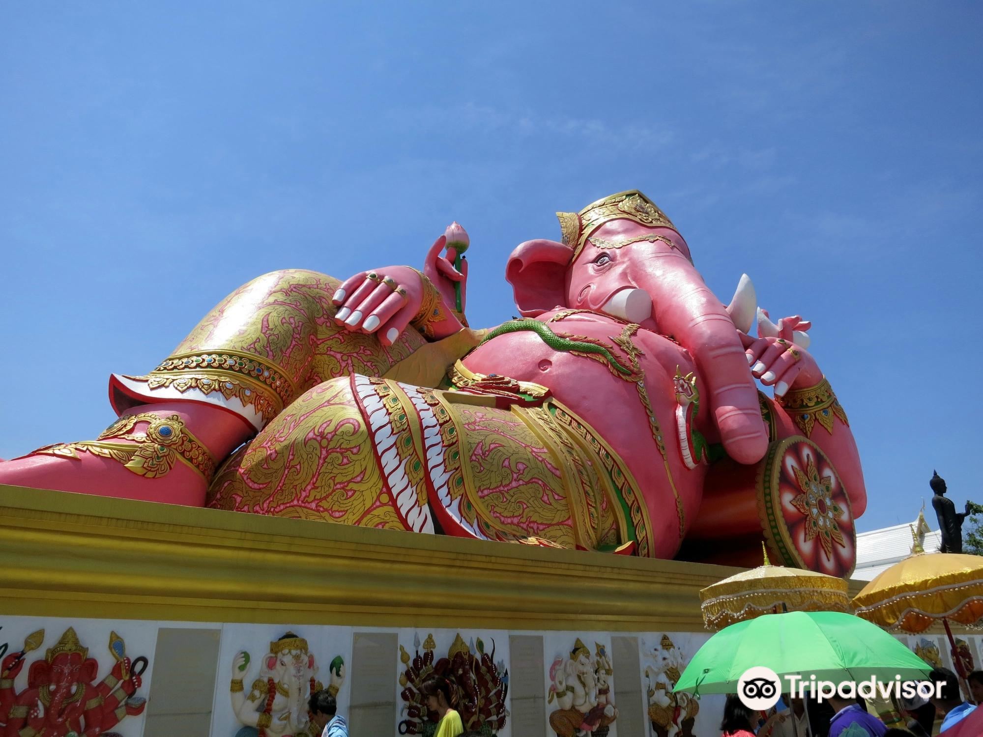 タイ・チャチュンサオ県の有名寺院「ワット・サマーン・ラッタナーラーム ワット・サマーン・ラッタナーラーム (ピンクガネーシャ) | 【公式