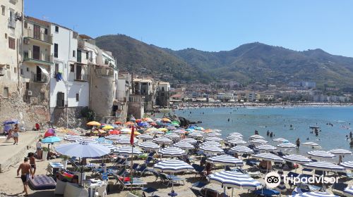 Lungomare Cristoforo Colombo