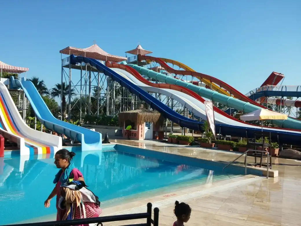 Các khách sạn gần Yali Castle Aquapark