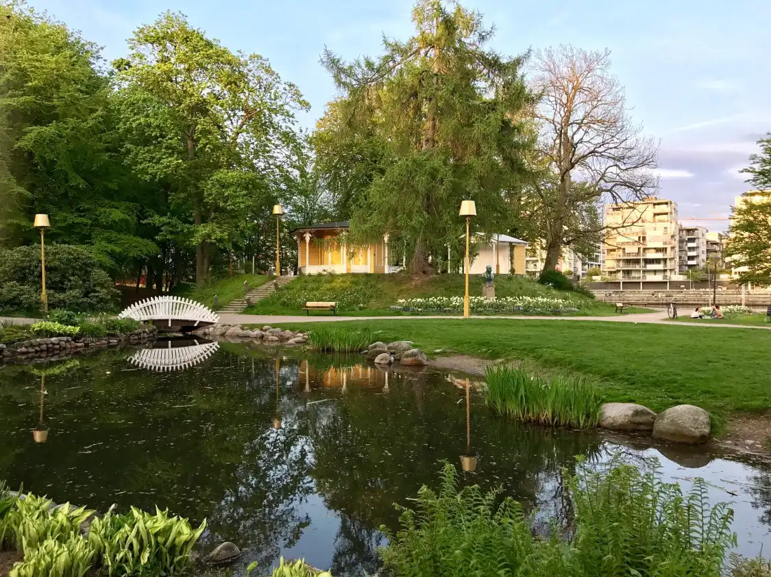 Hotels near Flicka i balja
