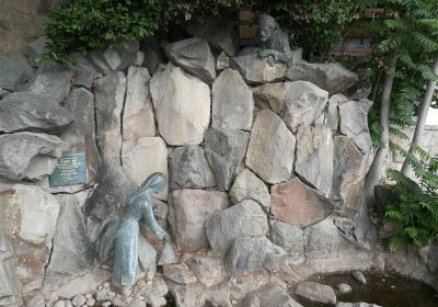 Sculpture Girl Arzy and Thieve Ali Baba