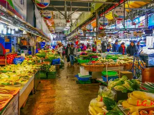 Dongmun Traditional Market