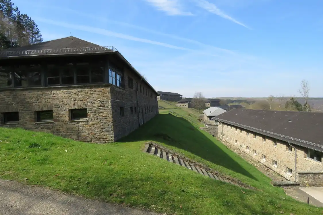 Hotels near Rotkreuz-Museum vogelsang ip