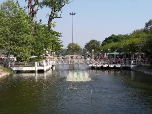 Kaeng Saphue Public Park