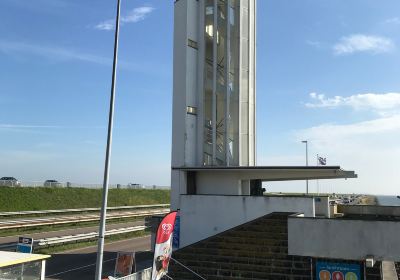 Monument op de Afsluitdijk