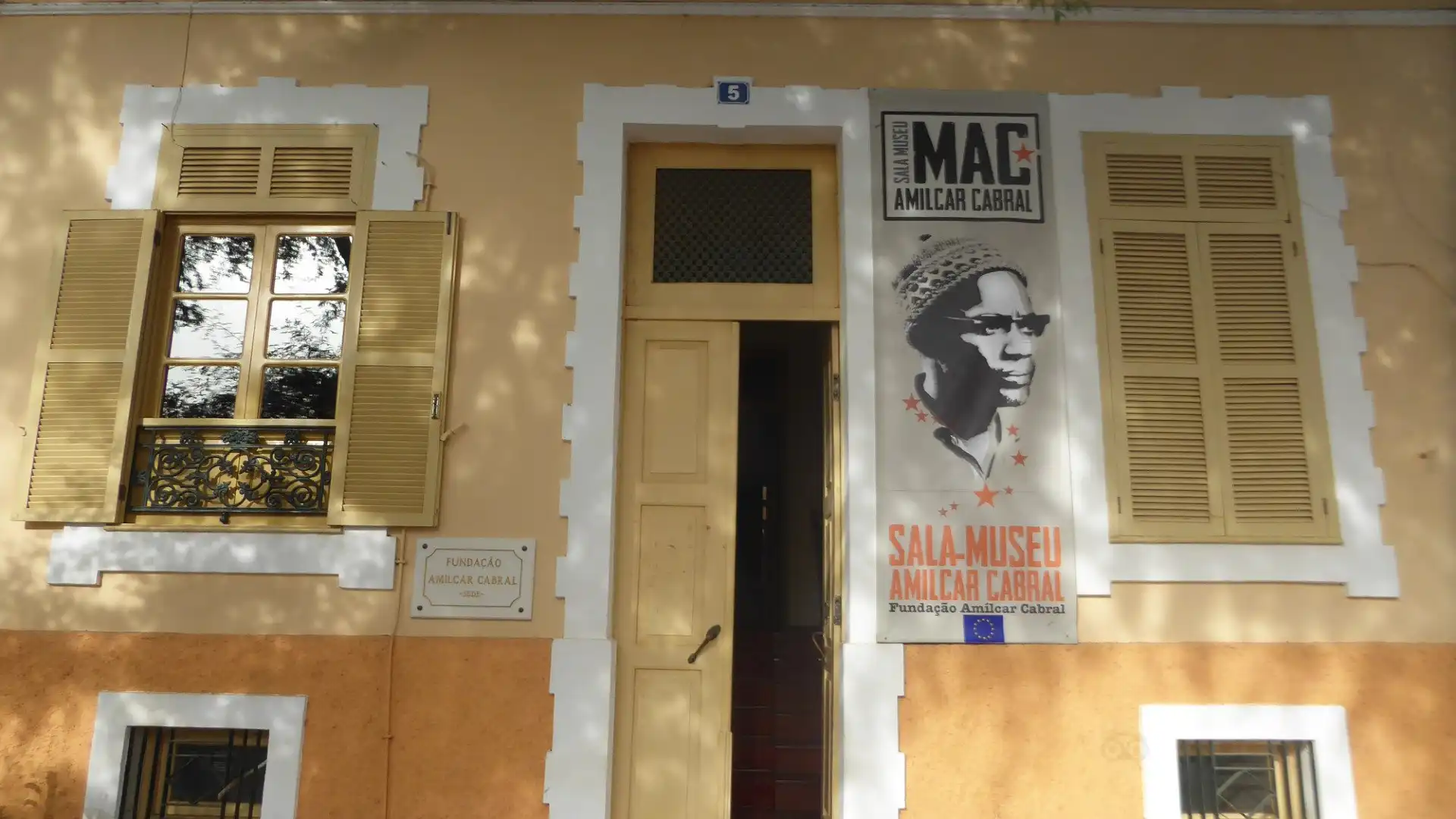 Hotels near Sala-Museu Amilcar Cabral
