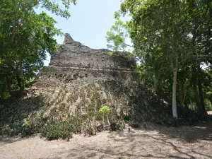 Zona Arqueológica de Dzibanché - Kinichná