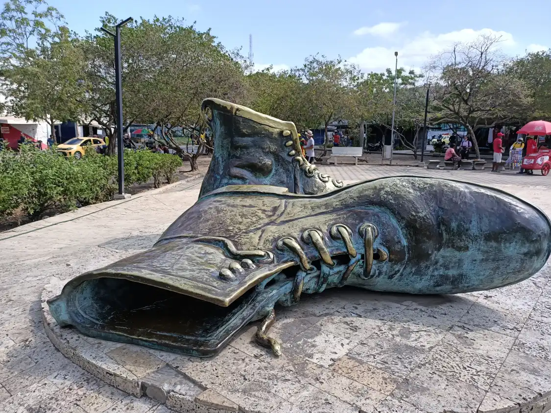 Hotel in zona Monumento a Los Zapatos Viejos