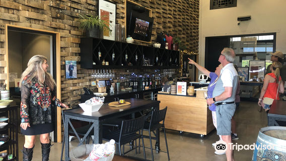 Southwest Wine Center