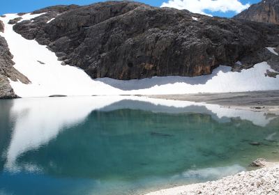 Lake of Antermoia