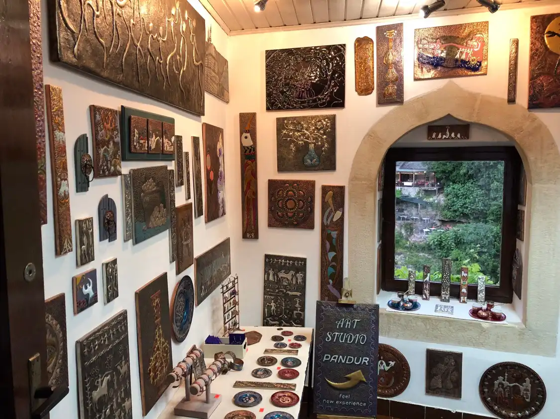 Hotels near Art Studio Pandur