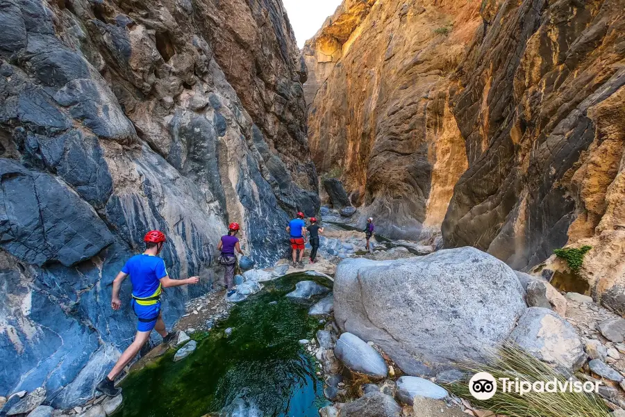 Adventure Snake canyon oman