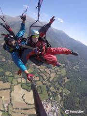 Paragliding Flying in Castejon