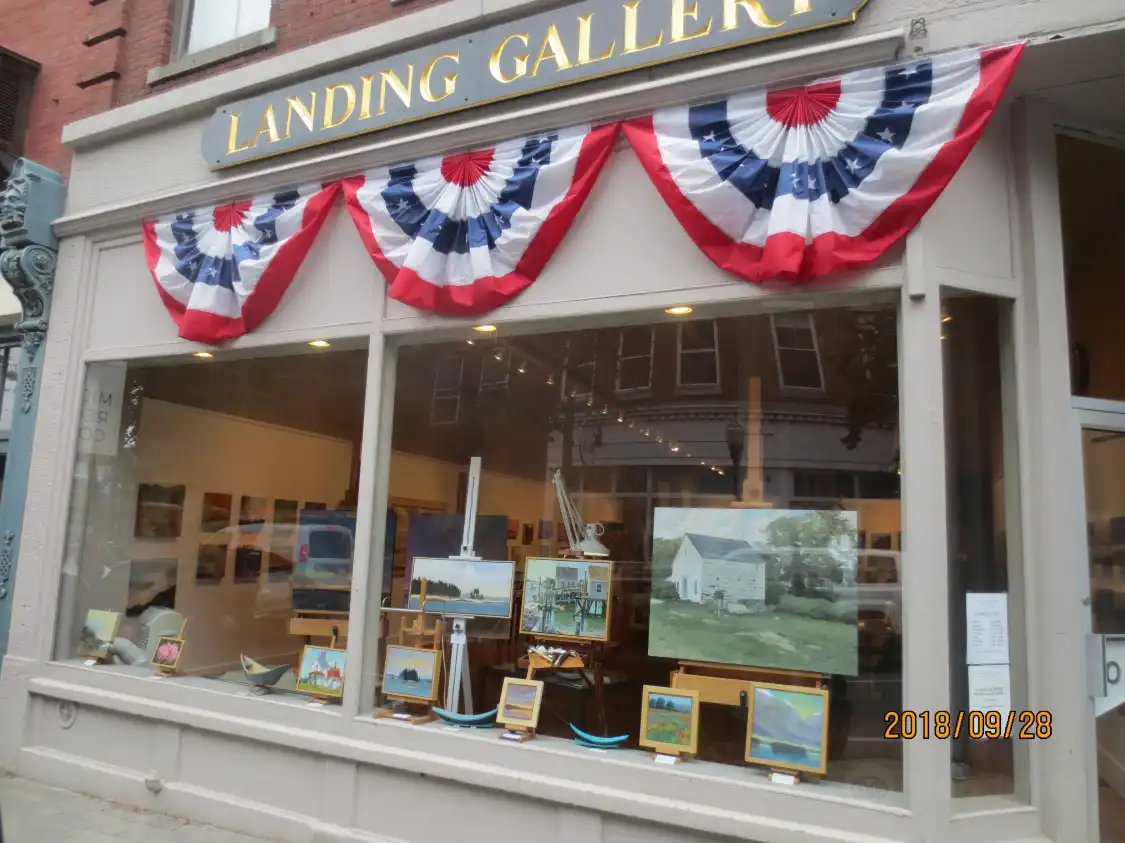 Landing Gallery附近的飯店