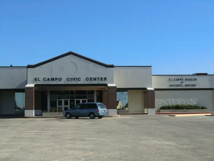 Hotels in El Campo