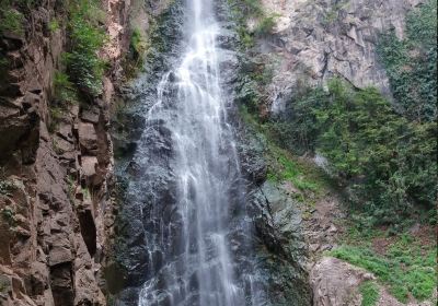 Zum Wasserfall Vilpian