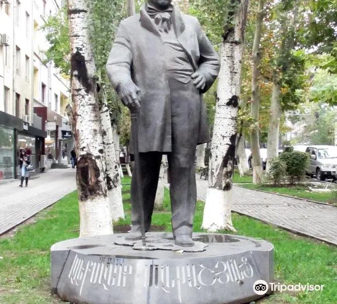 Statue of Aleksandr Mantashyants