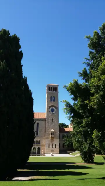 クローリーエッジボートシェッド周辺のホテル