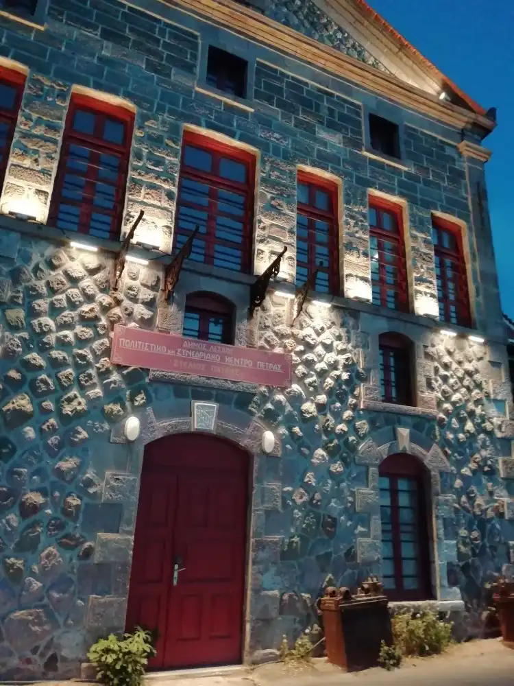 Hotels near Town Hall