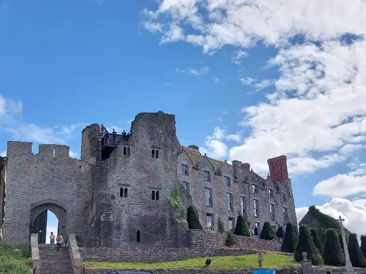Các khách sạn gần Hay Castle