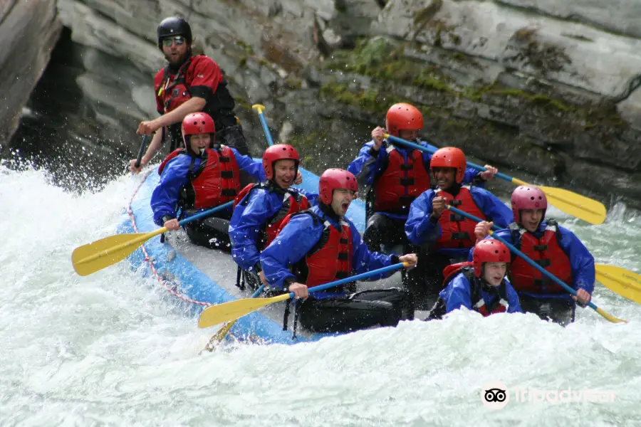 Mount Robson Whitewater Rafting Co.