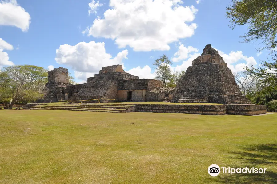 Site Maya de Dzibilnocac Dans le Yucatan