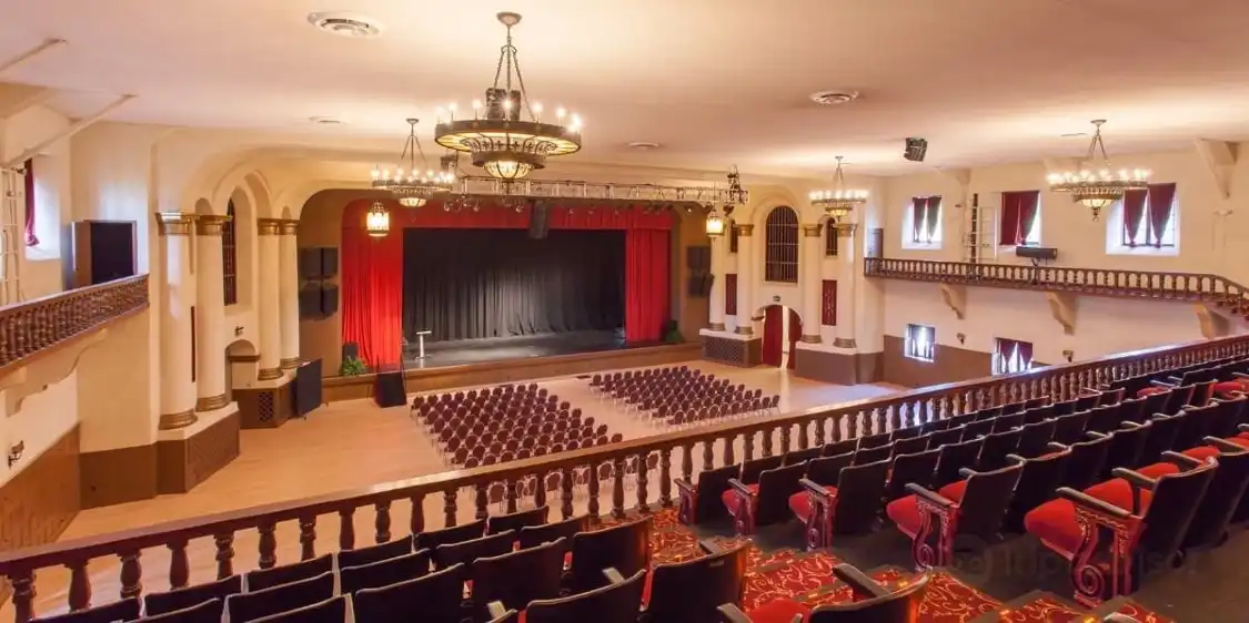 Hotels near Riverside Municipal Auditorium