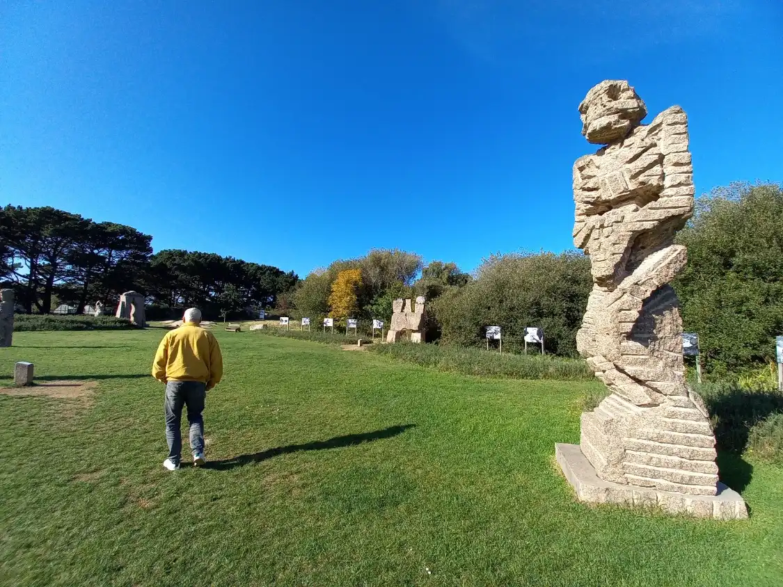 Parc des Sculptures Christian Gad附近的飯店